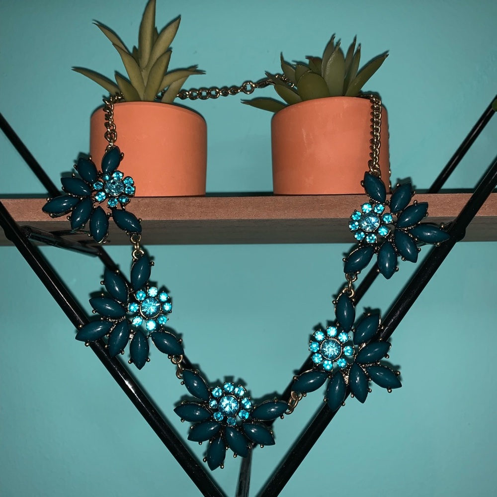Statement necklace